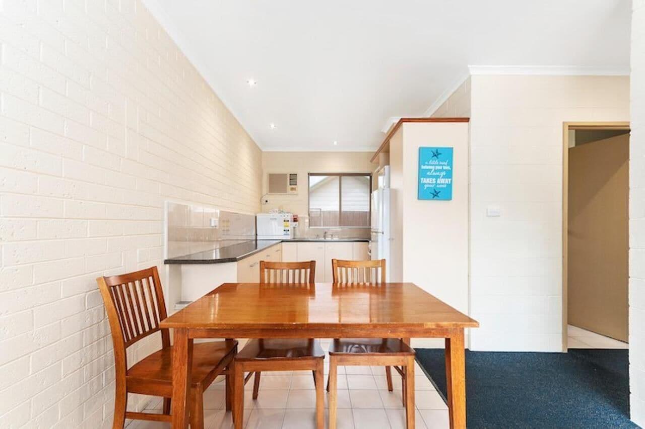 Allambi Holiday Apartments Lakes Entrance Exterior photo