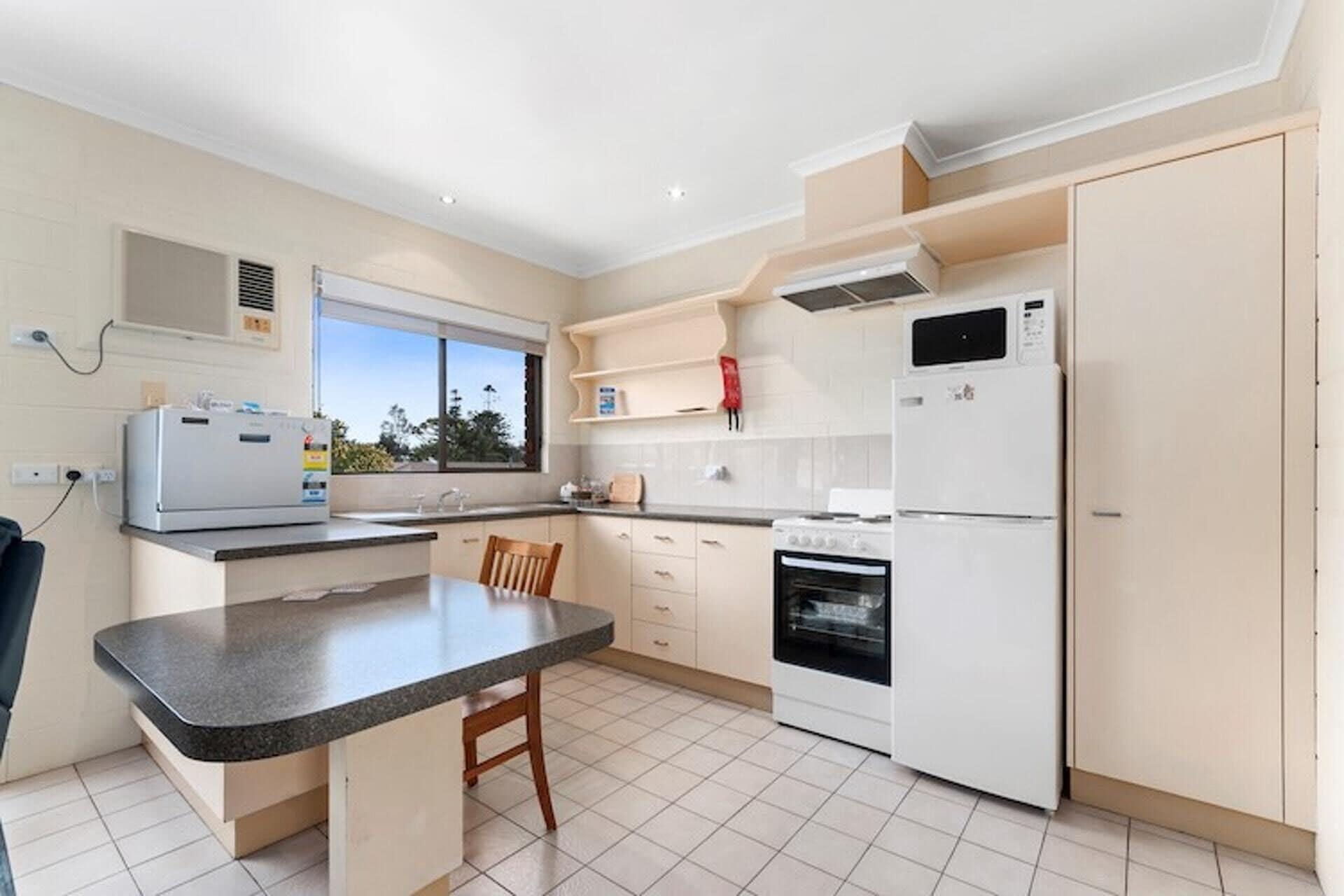 Allambi Holiday Apartments Lakes Entrance Exterior photo