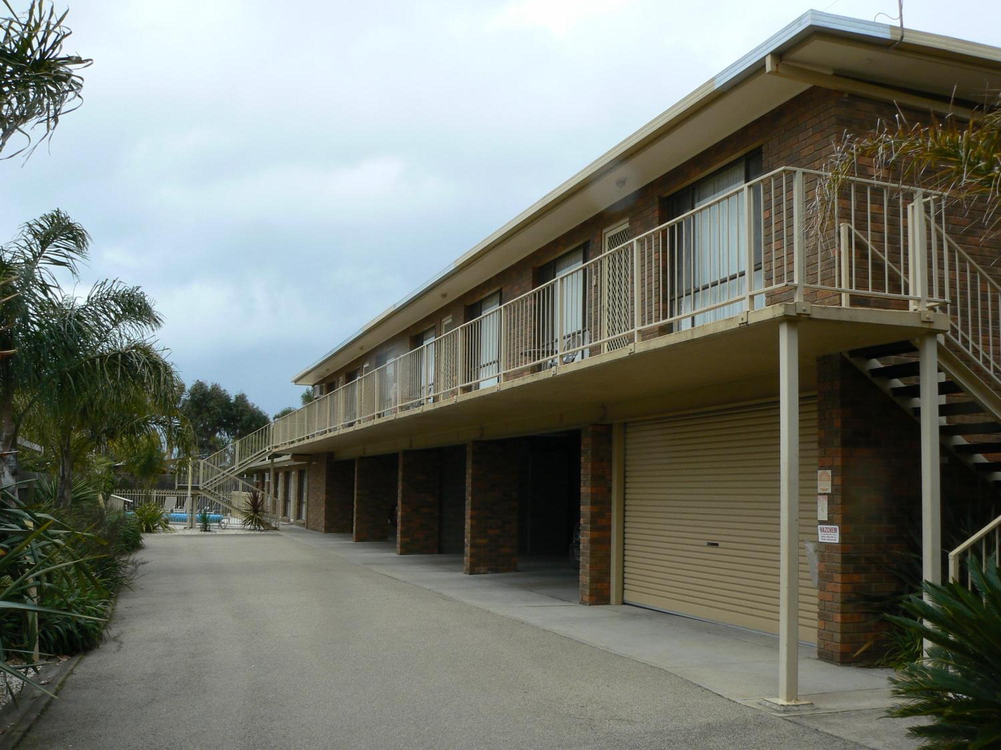 Allambi Holiday Apartments Lakes Entrance Exterior photo
