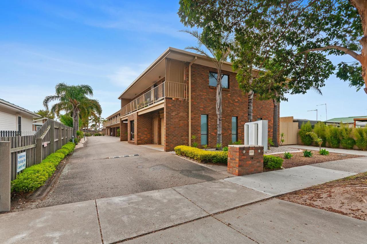 Allambi Holiday Apartments Lakes Entrance Exterior photo