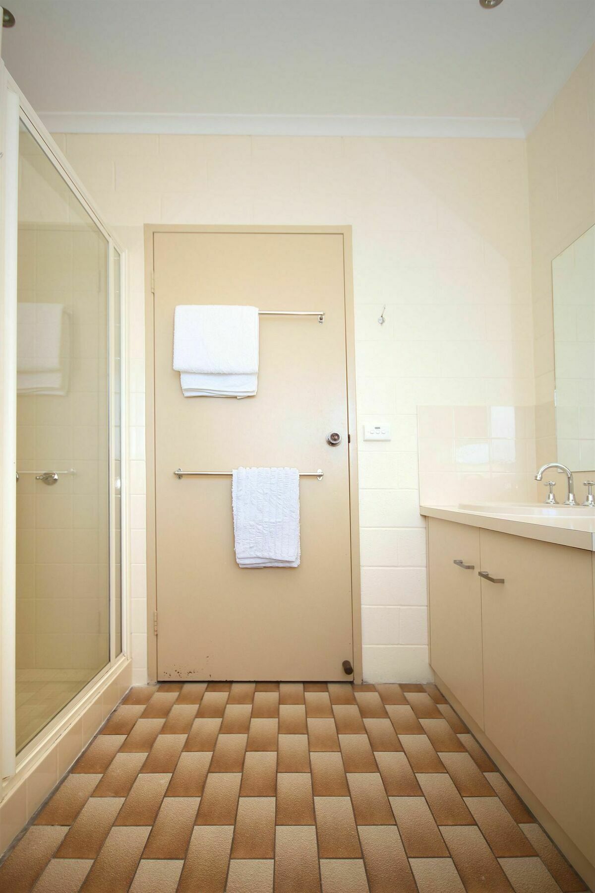 Allambi Holiday Apartments Lakes Entrance Exterior photo