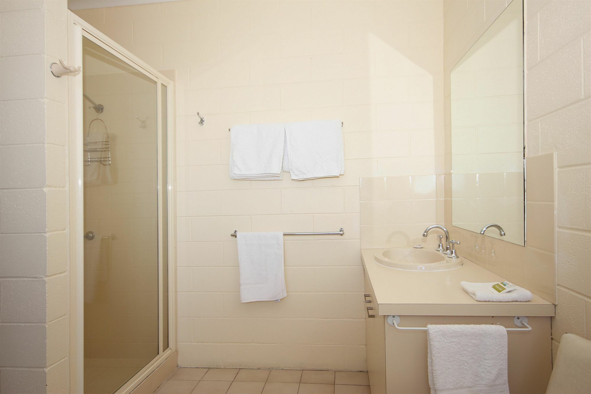 Allambi Holiday Apartments Lakes Entrance Exterior photo